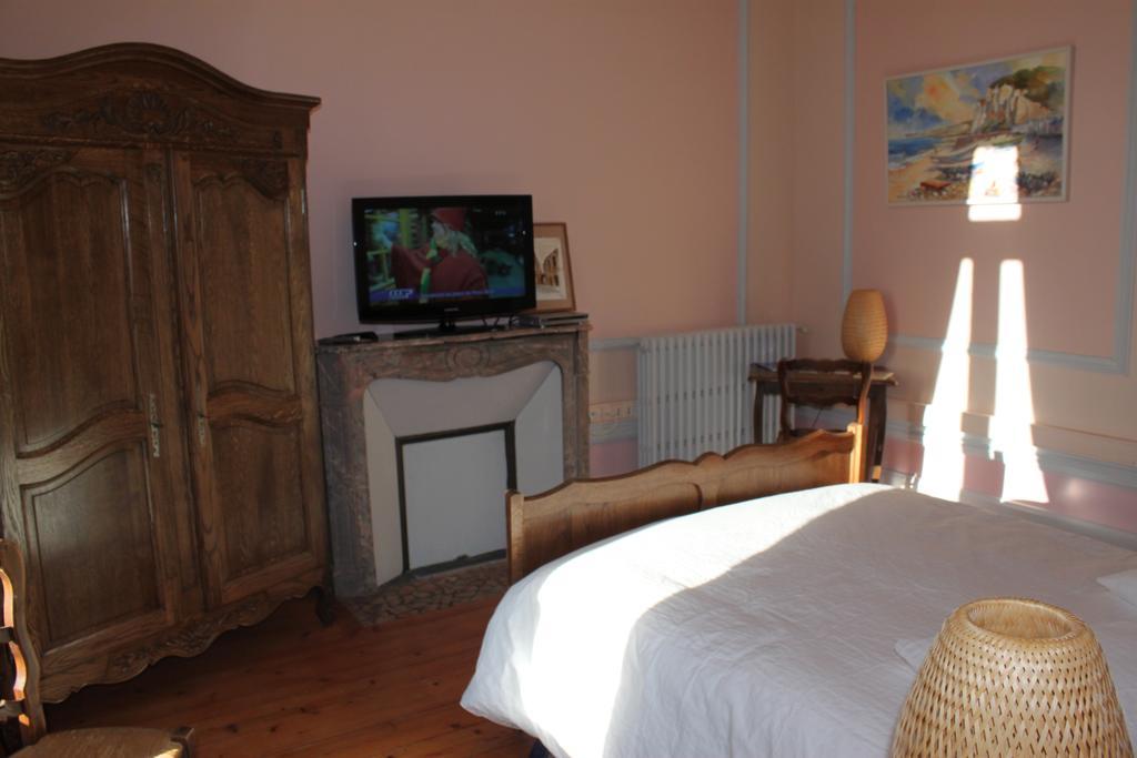 Chateau Des Saveurs Saint-Sauveur-dʼÉmalleville Zimmer foto