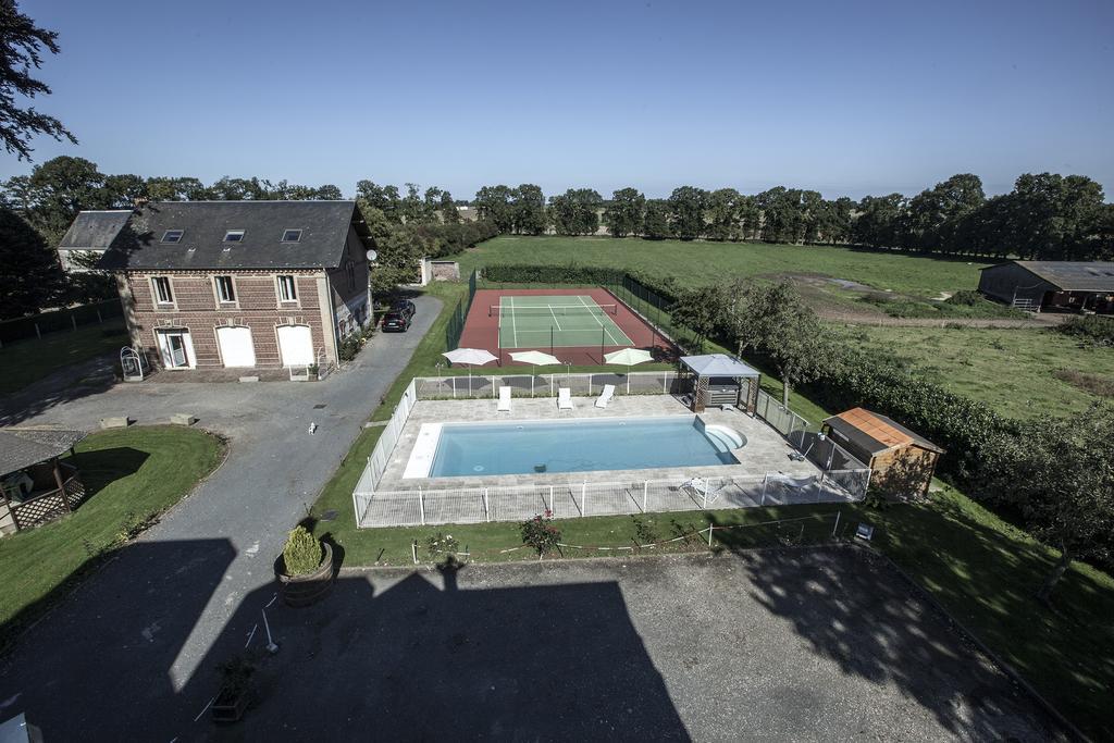 Chateau Des Saveurs Saint-Sauveur-dʼÉmalleville Exterior foto