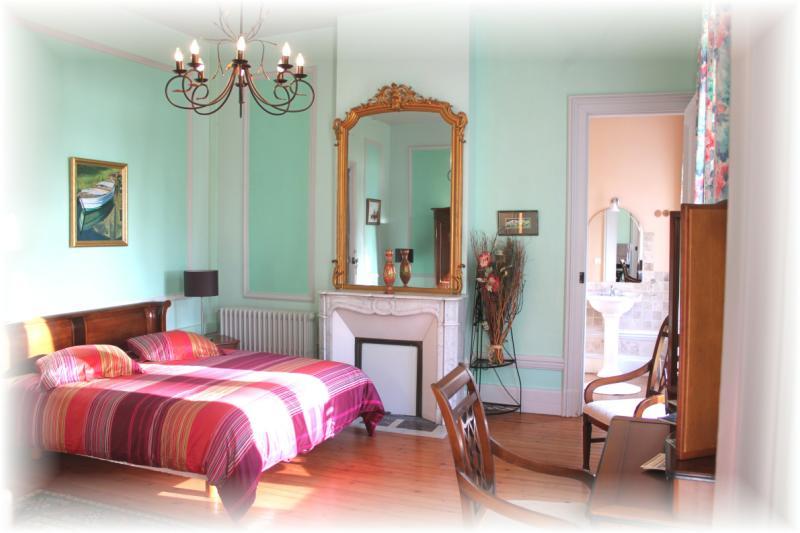 Chateau Des Saveurs Saint-Sauveur-dʼÉmalleville Zimmer foto